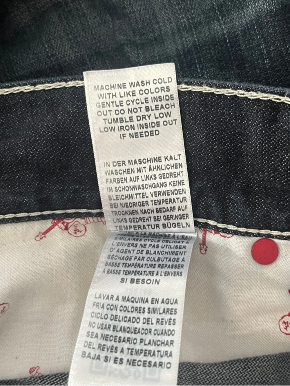 True Religion Slim Section Straight Leg Jeans Size 33 Inseam 33”